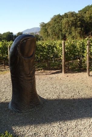 Thumb sculpture at Clos Pegase Winery in Calistoga